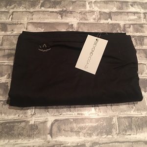 Beyond Yoga Secret pocket Infinity Scarf